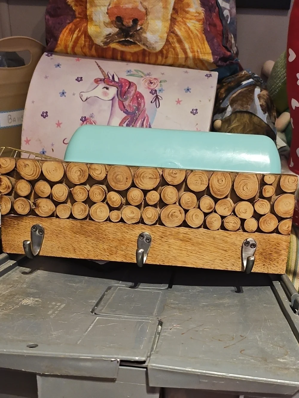 Wood Wall Hook Rack with Rustic Log Design